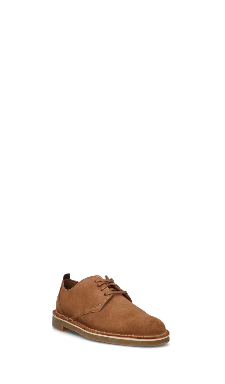 CLARKS ESSENTIALS Stringata uomo cognac in suede
