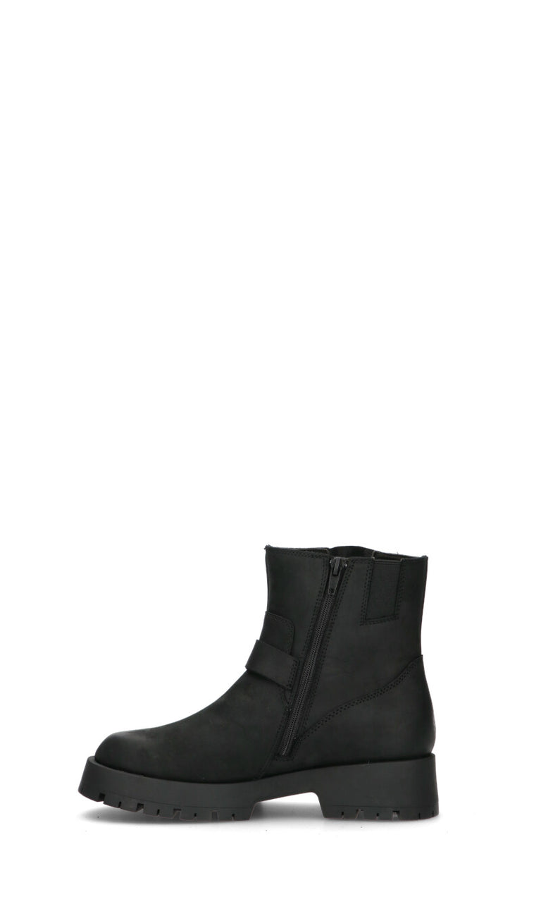 CLARKS ESSENTIALS
