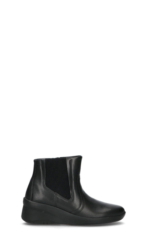 CLARKS ESSENTIALS