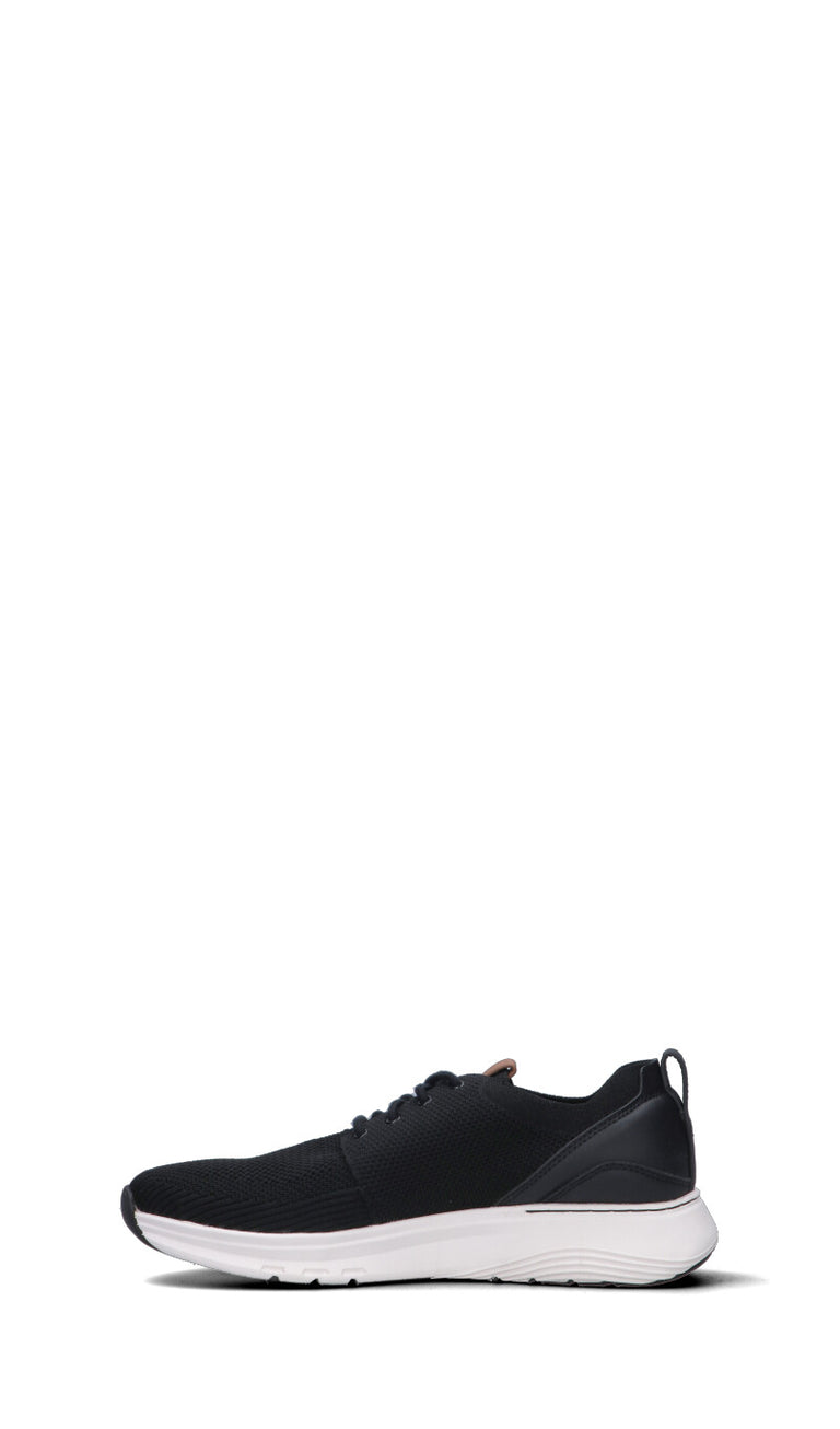 CLARKS ESSENTIALS