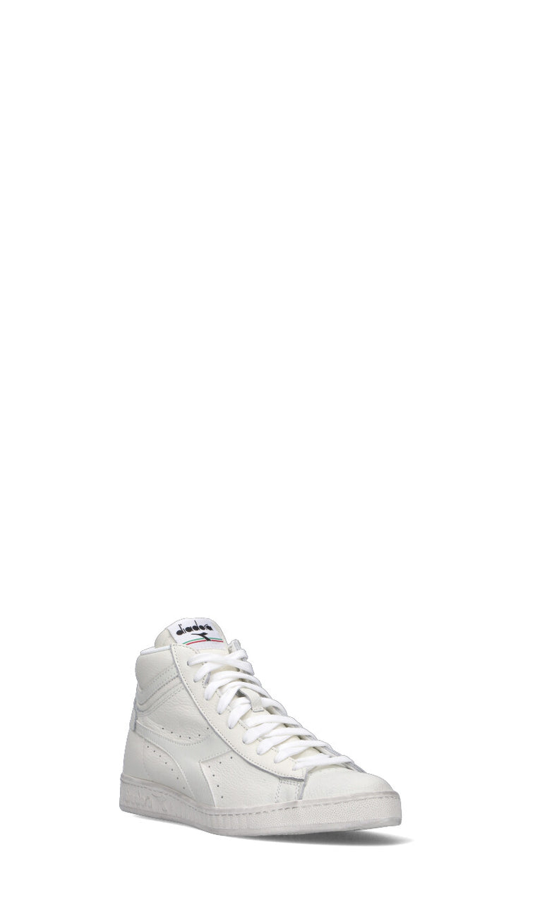 DIADORA