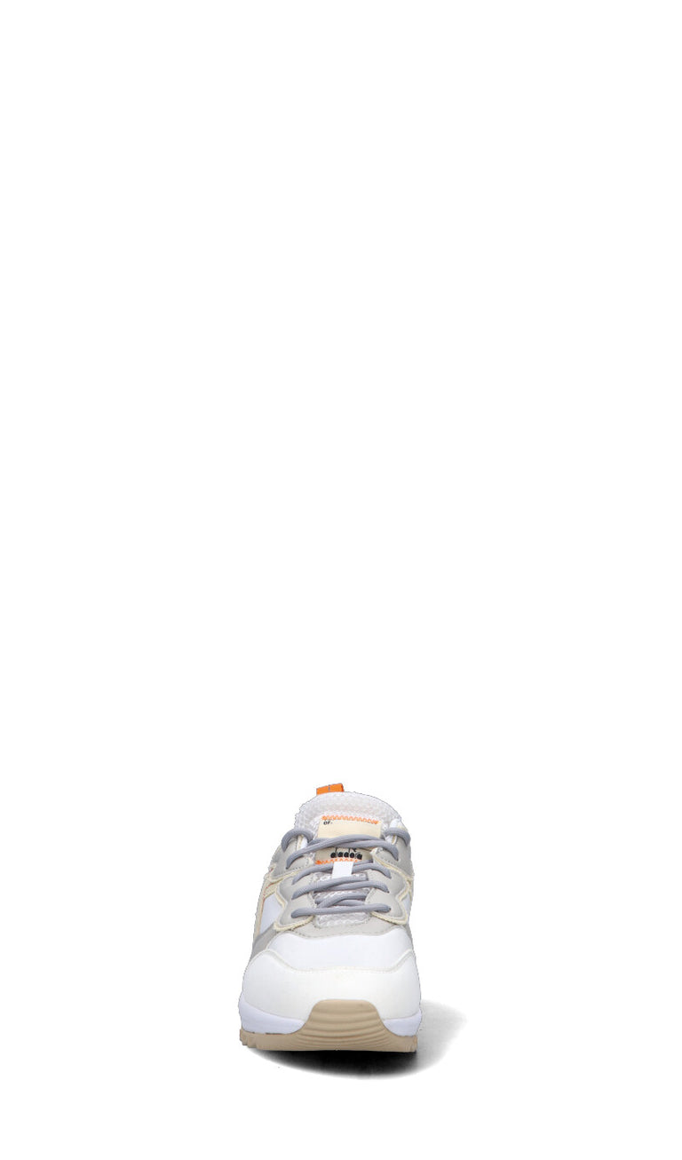 DIADORA