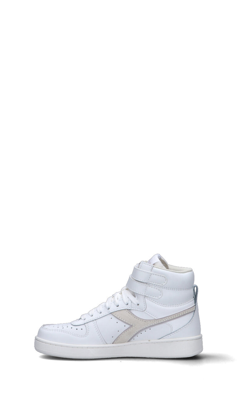 DIADORA