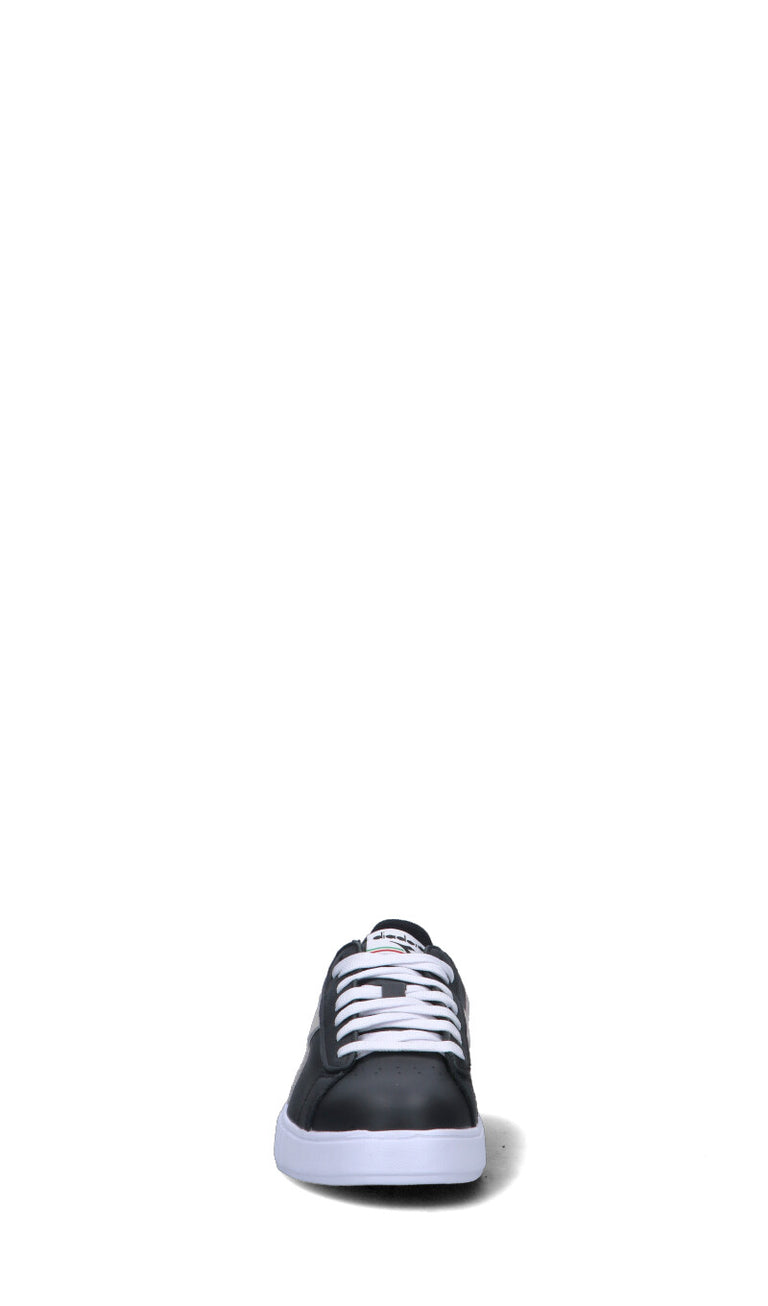 DIADORA