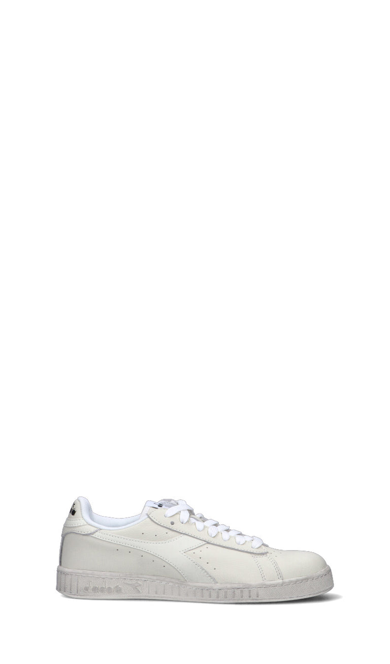 DIADORA