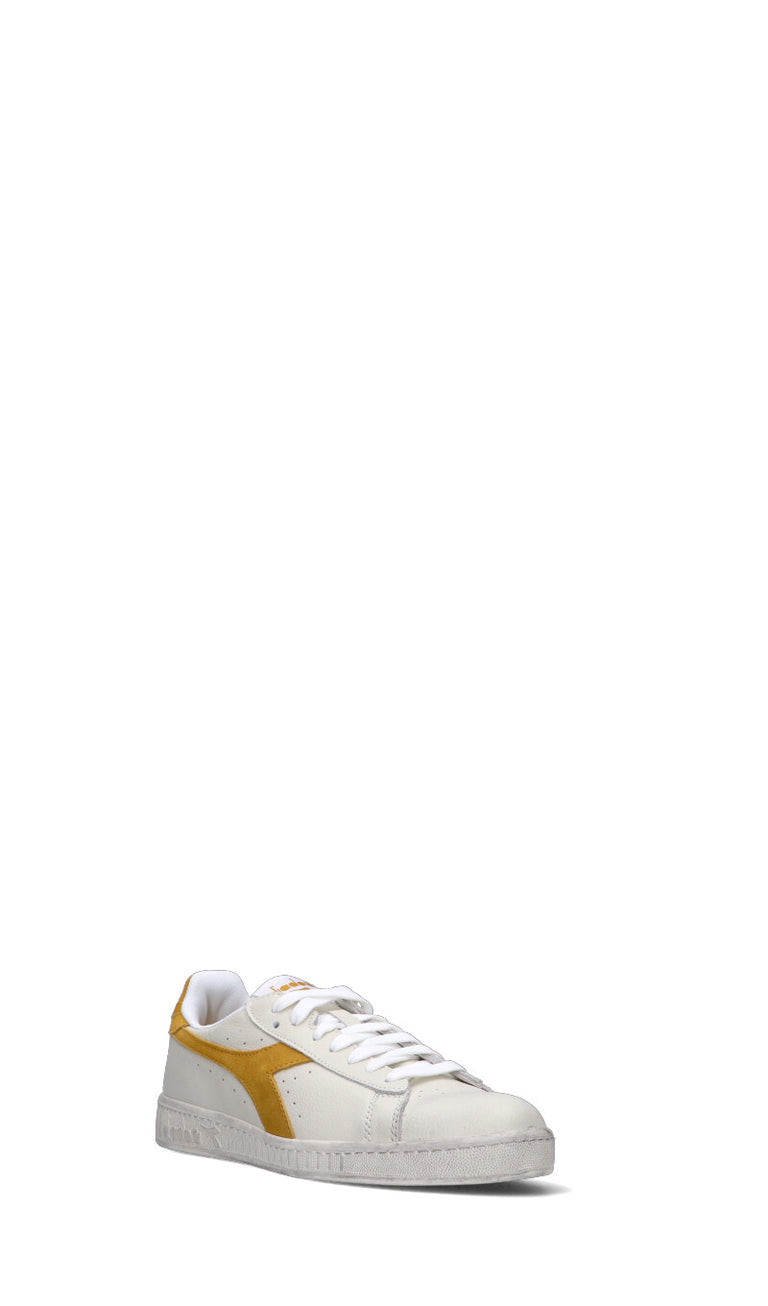 DIADORA