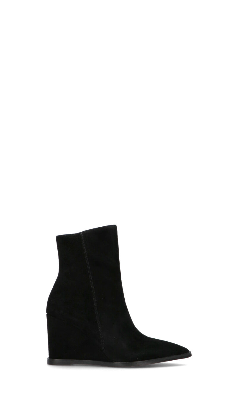APEPAZZA Tronchetto donna nero in suede APEPAZZA Tronchetto donna nero in suede