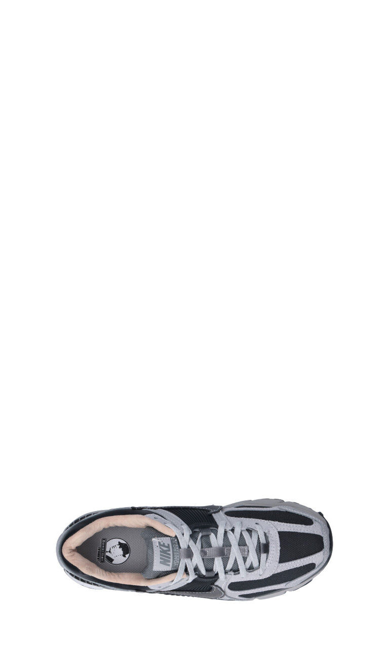 NIKE - ZOOM VOMERO 5 Sneaker uomo grigia