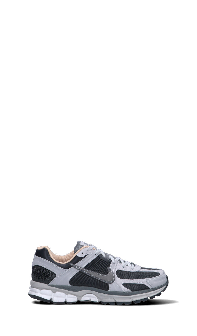 NIKE - ZOOM VOMERO 5 Sneaker uomo grigia