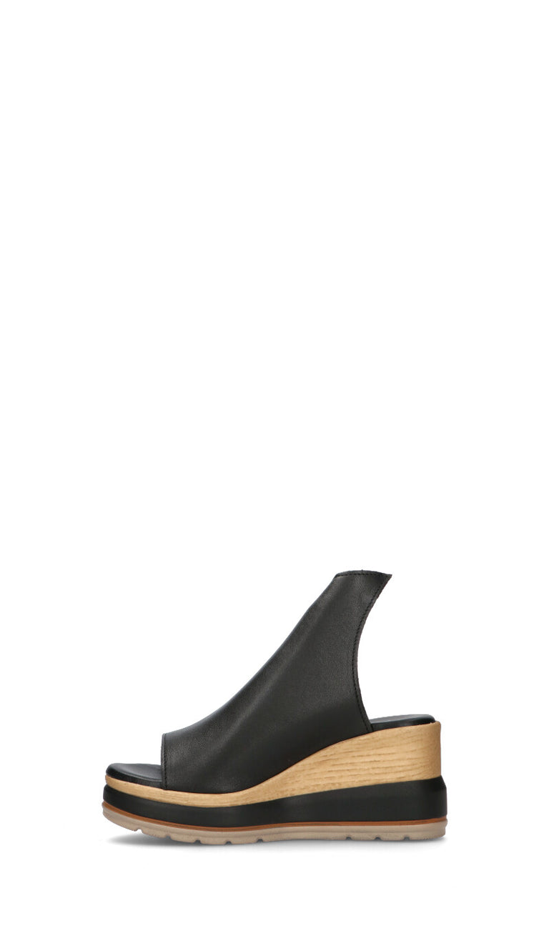 MEZZETINTE Sandalo donna nero in pelle
