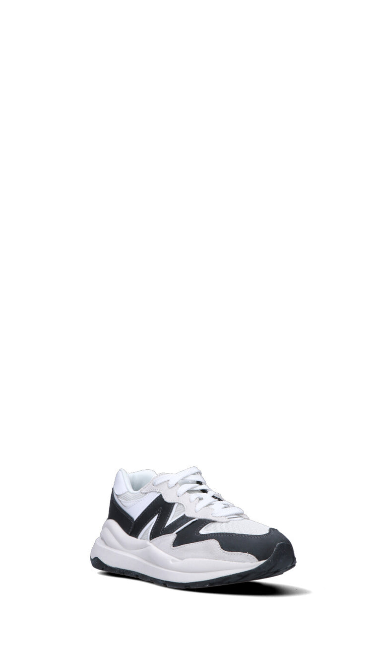 NEW BALANCE Sneaker uomo bianca/nera in pelle
