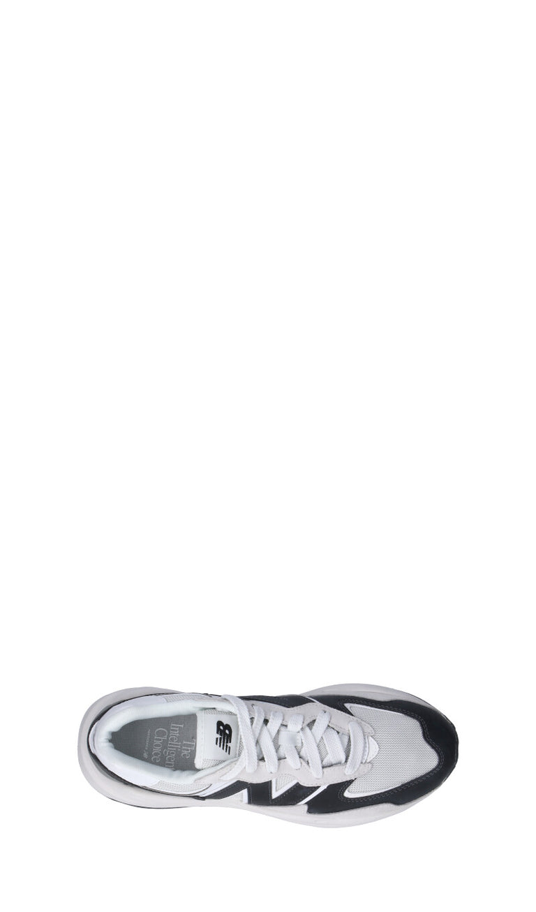 NEW BALANCE Sneaker uomo bianca/nera in pelle