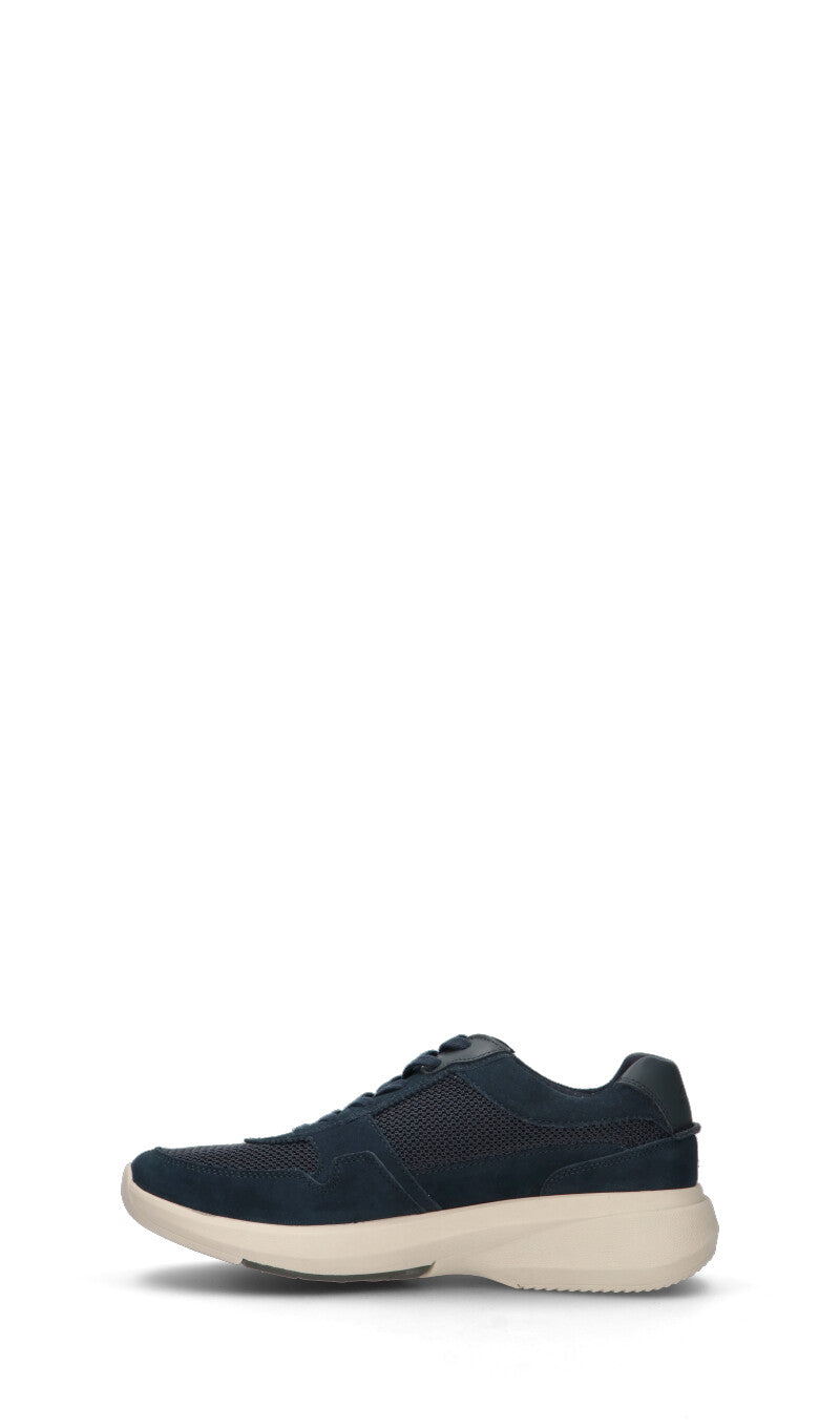 CLARKS ESSENTIALS