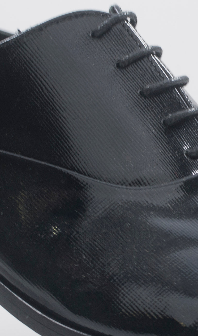 EVEET Stringata uomo blu in pelle verniciata