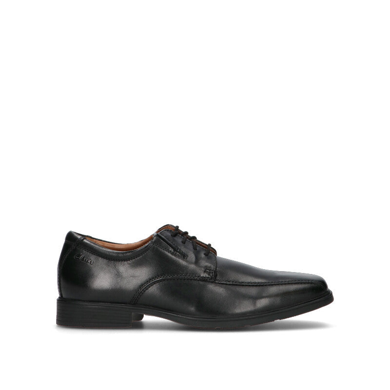 CLARKS ESSENTIALS