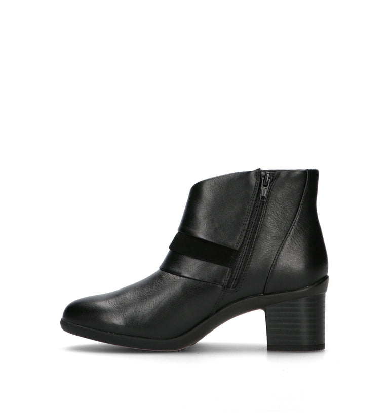 CLARKS CORE SHAYA SKY Tronchetto donna nero in pelle