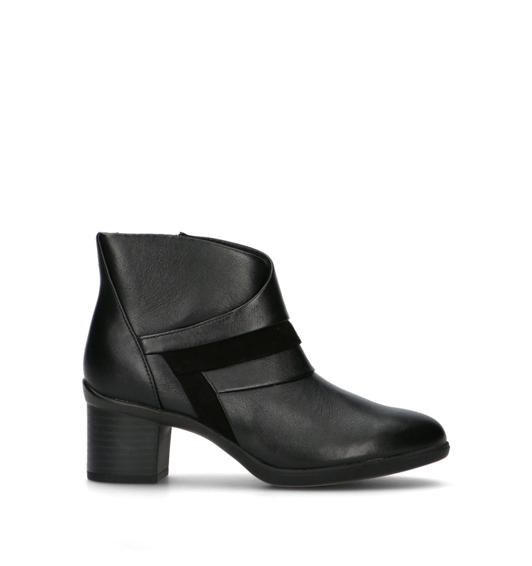 CLARKS CORE SHAYA SKY Tronchetto donna nero in pelle