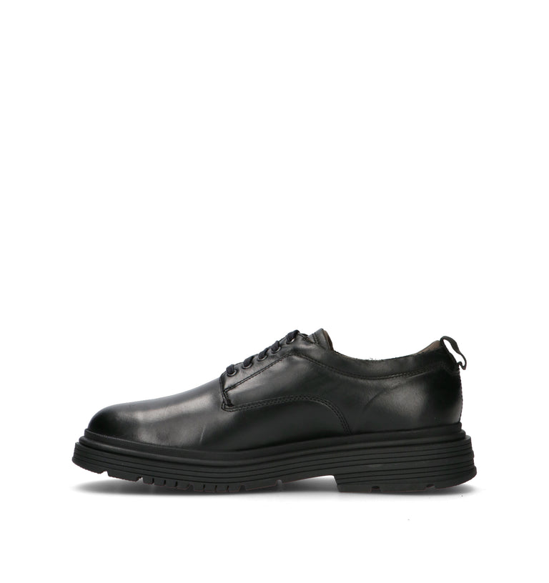 CLARKS CORE BADBURY LACE Stringata uomo nera in pelle