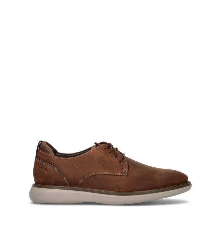 CLARKS ESSENTIALS BRANTIN PLAIN Stringata uomo marrone in pelle