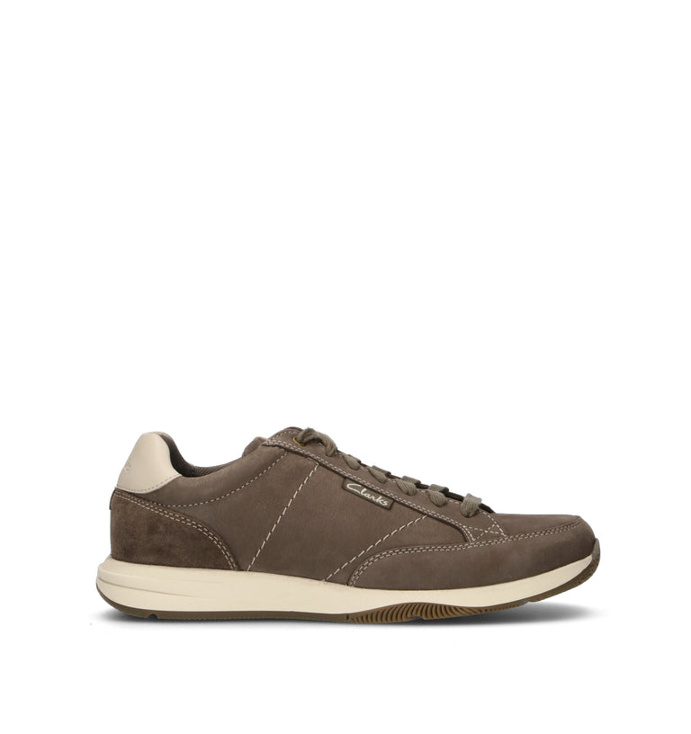 CLARKS ESSENTIALS TOWNVIEW LACE Sneaker uomo grigia in nabuk