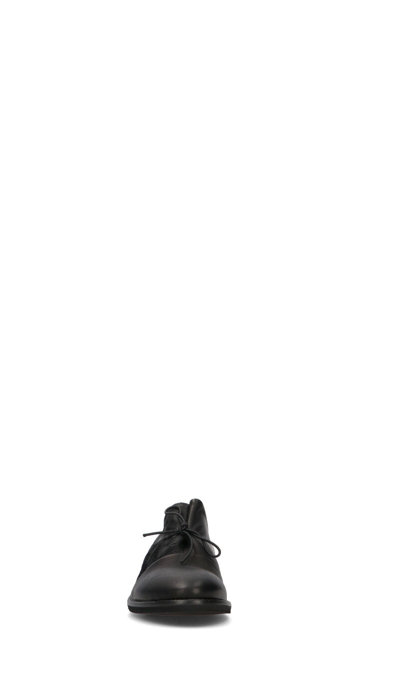 MEZZETINTE Stringata donna nera in pelle