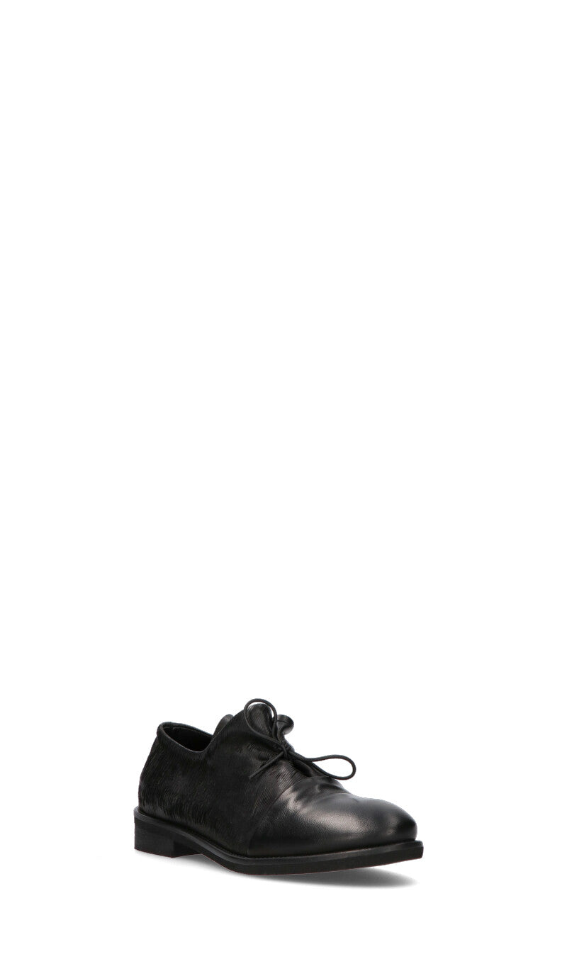 MEZZETINTE Stringata donna nera in pelle