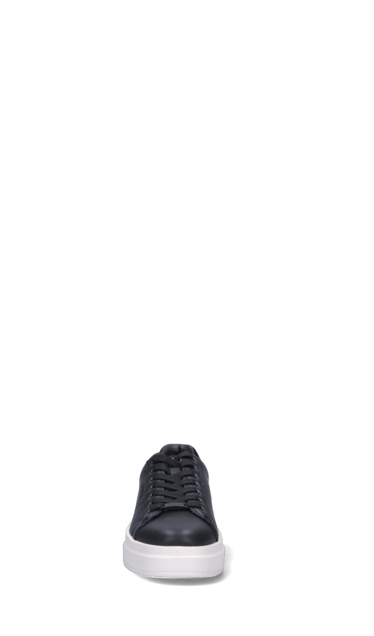 GUESS Sneaker donna nera in pelle