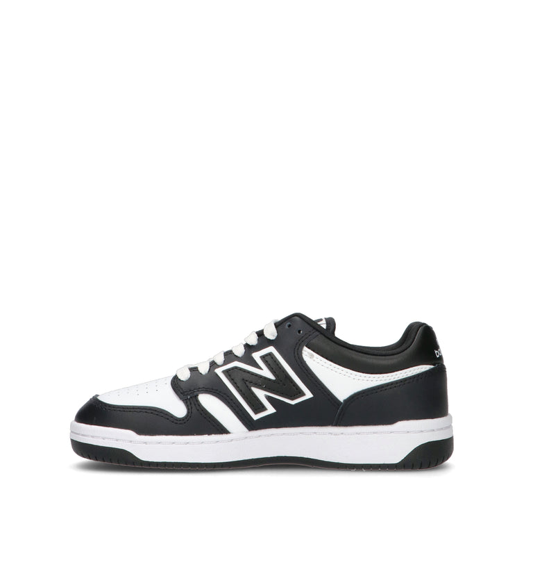 NEW BALANCE Sneaker ragazzo nera in pelle