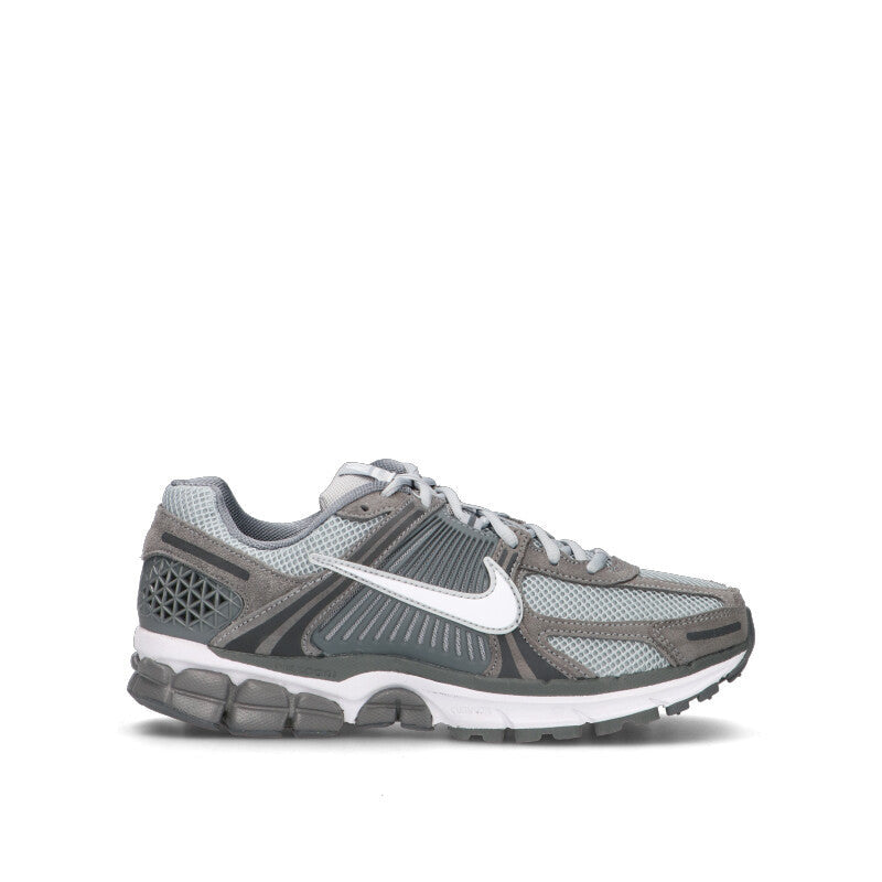 NIKE ZOOM VOMERO 5 Sneaker uomo grigia