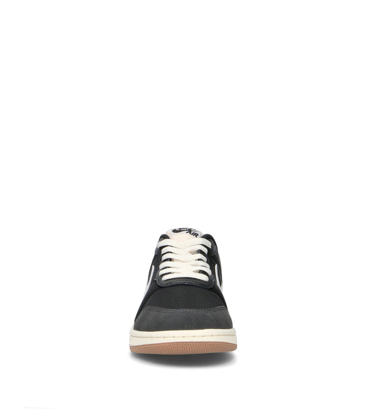 NIKE WMNS AIR JORDAN SKYLINE LOW Sneaker uomo