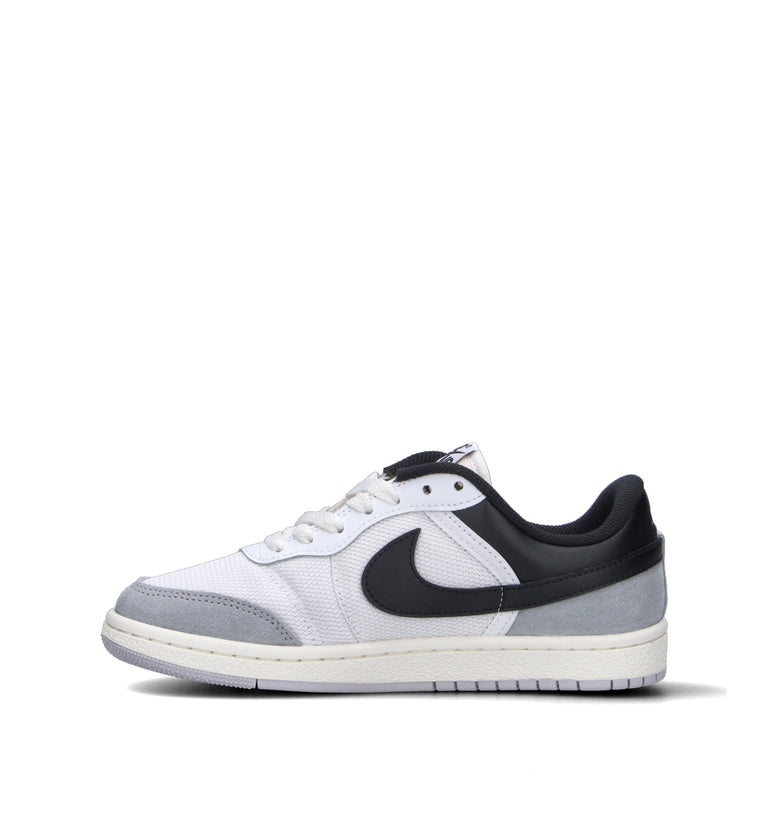 NIKE AIR JORDAN SKYLINE LOW Sneaker donna bianca/grigia