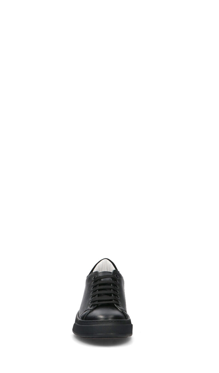 NEROFUMO Sneaker uomo nera in pelle