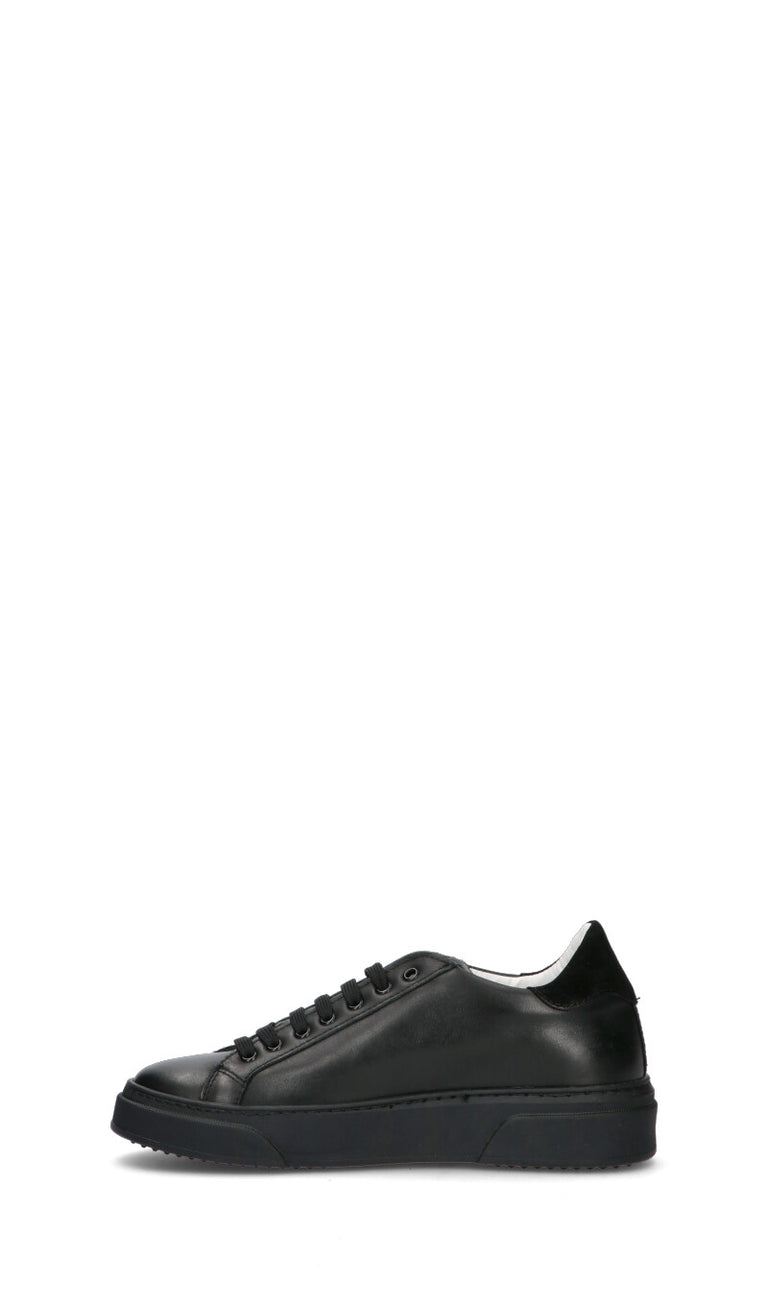 NEROFUMO Sneaker uomo nera in pelle