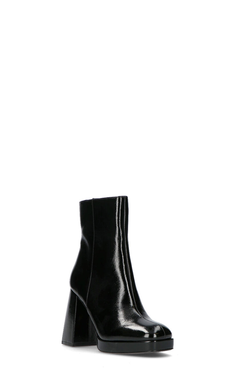STEVE MADDEN