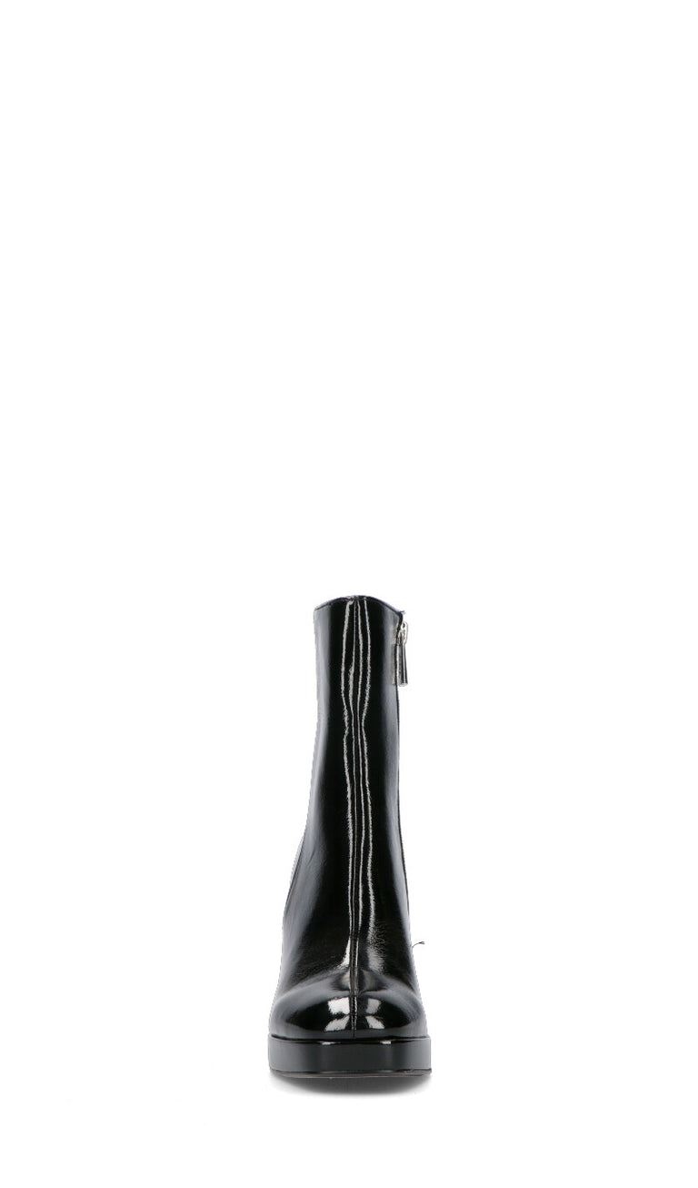 STEVE MADDEN