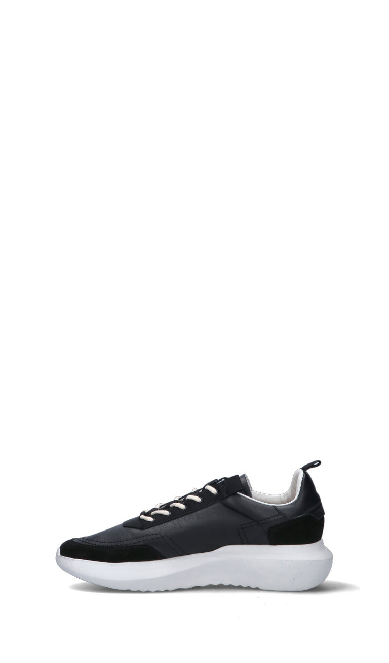 ESSEUTESSE Sneaker uomo nera in pelle
