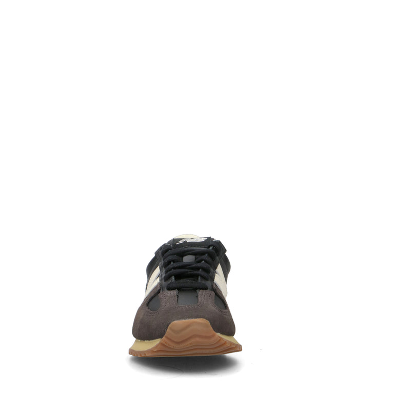 NEW BALANCE Sneaker donna nera in suede