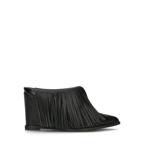 EXE Sabot donna nero in pelle con frange